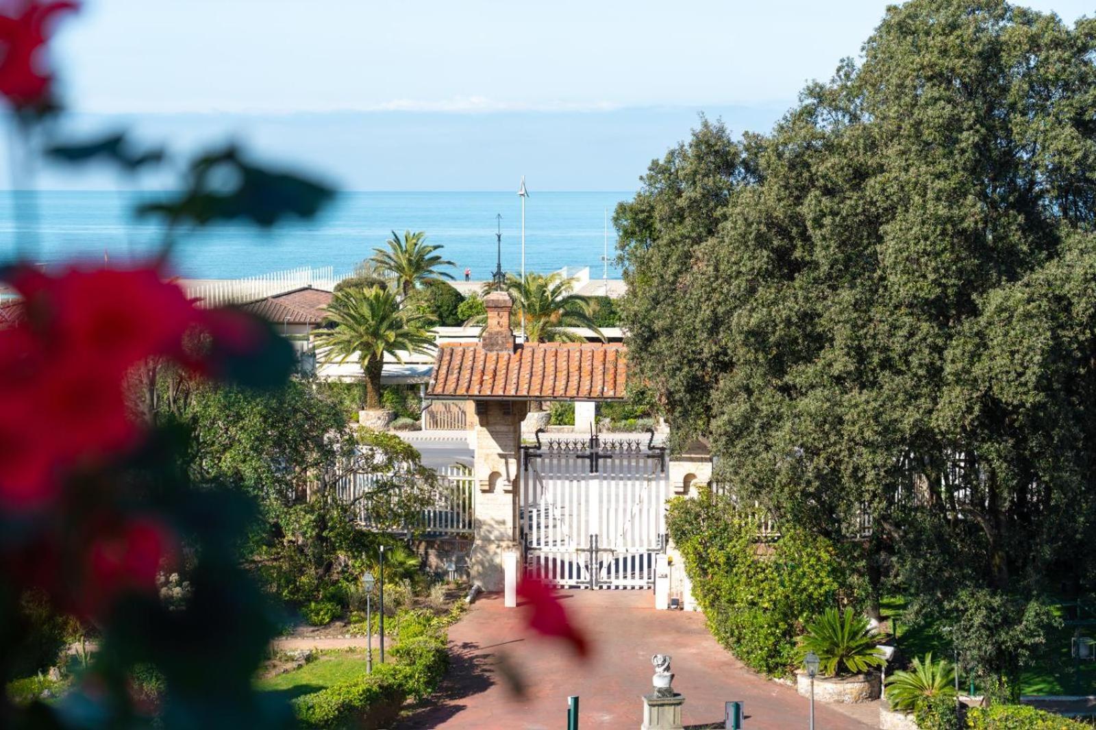 Park Hotel Villa Ariston Lido di Camaiore Buitenkant foto